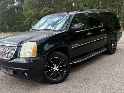 Used 2007 GMC Yukon XL Denali AWD/4WD image 2