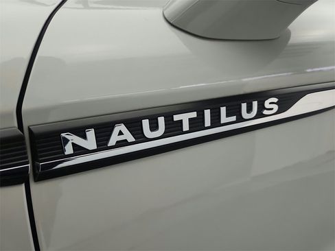 Used 2019 Lincoln Nautilus Reserve image 35