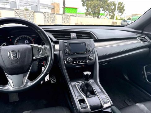 Used 2018 Honda Civic Sport image 9