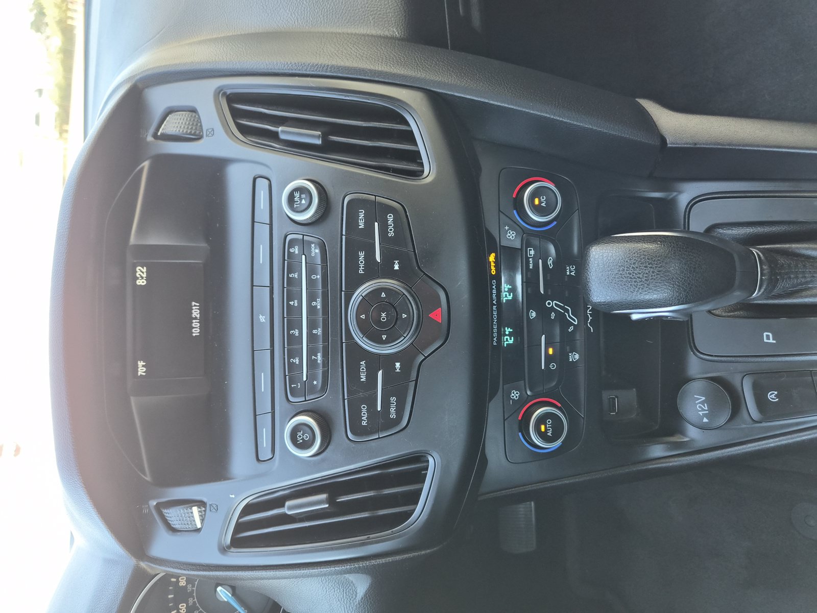 Used 2018 Ford Focus SE w/ SE Appearance Package FWD image 12