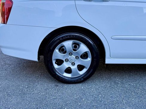 Used 2006 Kia Spectra EX image 26