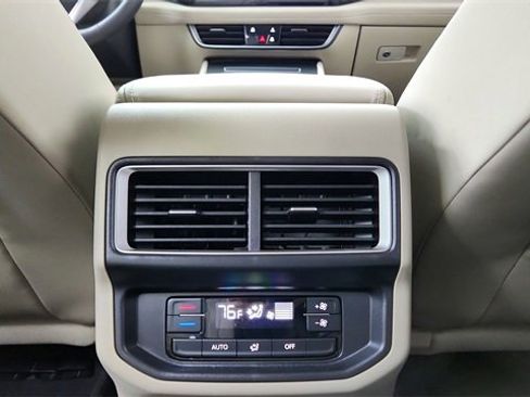 Used 2025 Volkswagen Atlas SE image 55