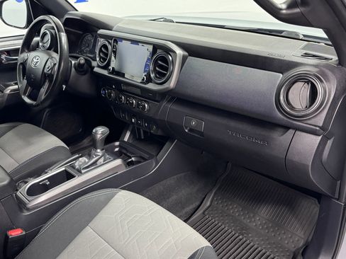 Used 2021 Toyota Tacoma TRD Off-Road image 14