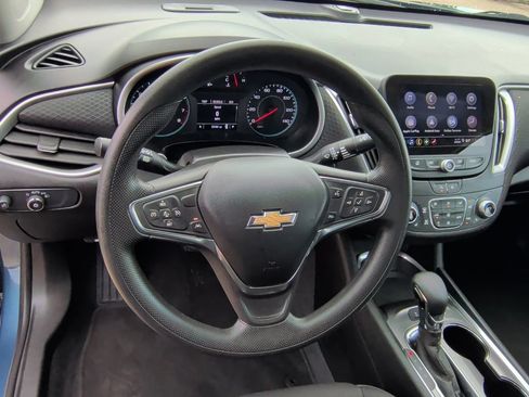 Used 2025 Chevrolet Malibu LT FWD image 16