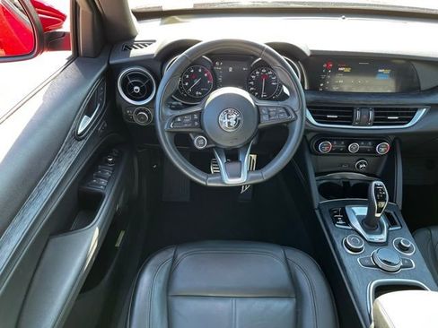 Used 2023 Alfa Romeo Stelvio Sprint image 14