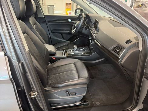 Used 2020 Audi Q5 2.0T Premium w/ Convenience Package AWD/4WD image 11