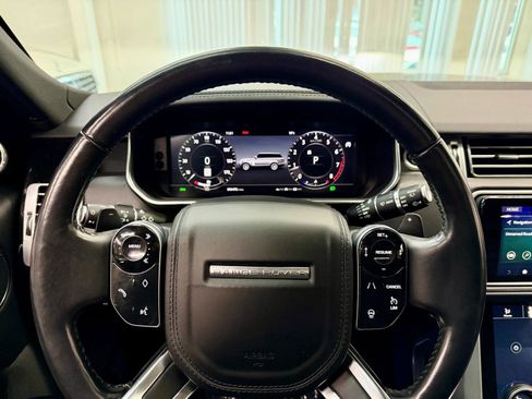 Used 2020 Land Rover Range Rover HSE image 24