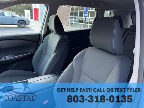 Used 2024 Nissan Rogue S image 10