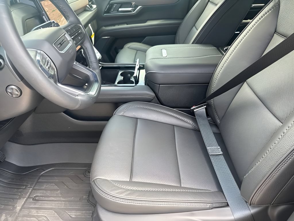 New 2026 GMC Yukon Denali w/ Sun & Power Step Package AWD/4WD image 9