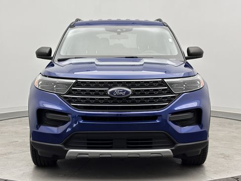 Used 2022 Ford Explorer XLT RWD image 2