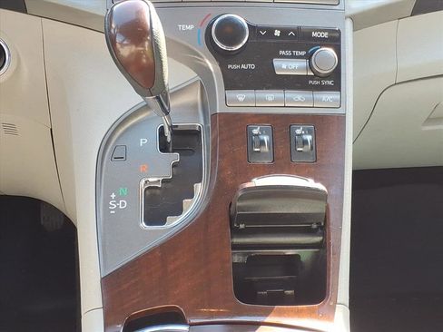 Used 2009 Toyota Venza AWD image 7