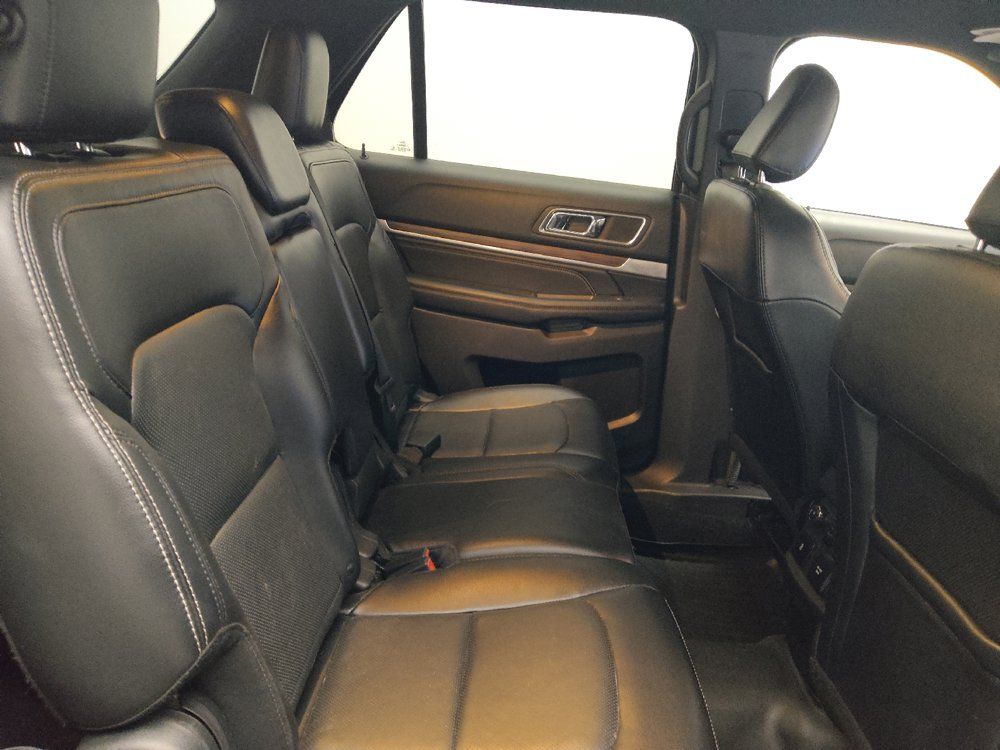 Used 2019 Ford Explorer Limited w/ Class III Trailer Tow Package FWD image 19