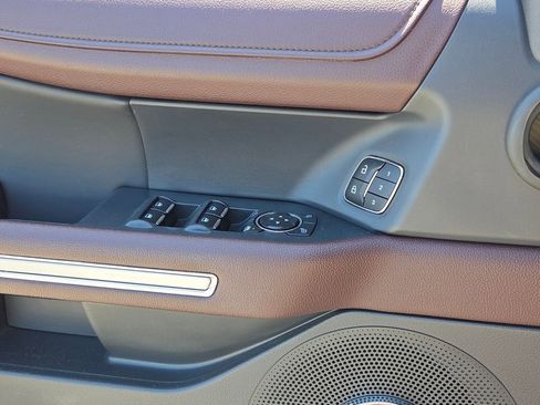 Used 2024 Ford Expedition Limited image 26