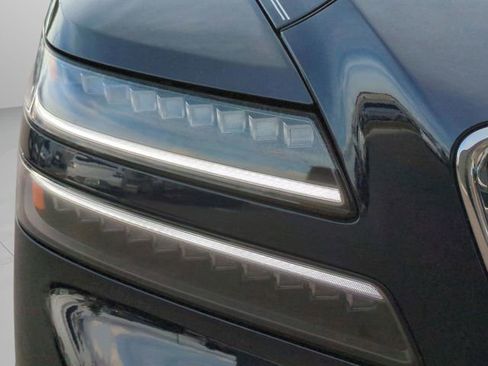 Certified 2025 Genesis GV80 2.5T Select image 2