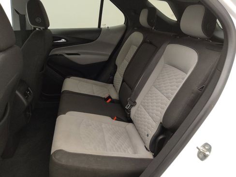 Used 2020 Chevrolet Equinox LS w/ LS Convenience Package FWD image 18