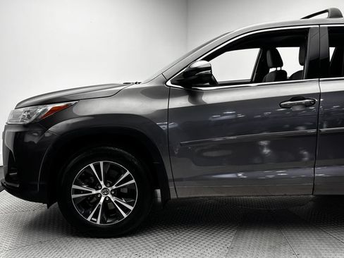 Used 2018 Toyota Highlander Plus w/ Protection Package #3 AWD/4WD image 5