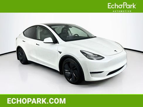 Used 2021 Tesla Model Y Long Range AWD/4WD image 1
