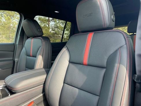 New 2026 Chevrolet Traverse RS w/ LPO, Floor Liner Package image 10