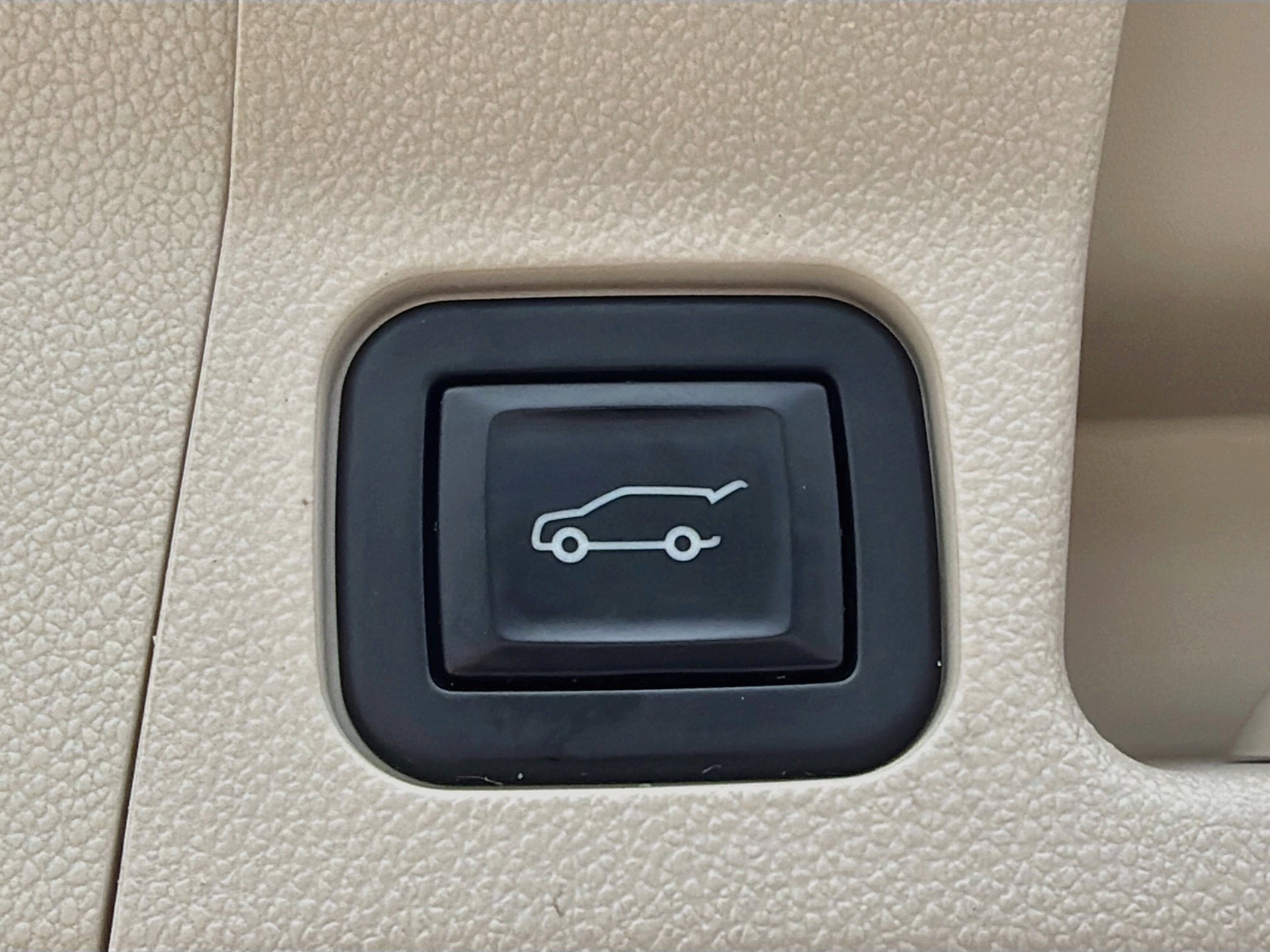 Used 2022 GMC Acadia Denali w/ Denali Ultimate Package FWD image 13