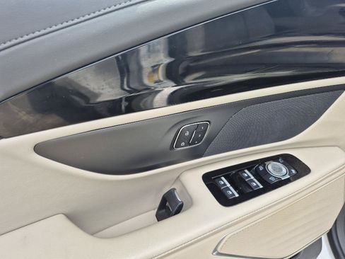 Used 2024 Lincoln Nautilus Premier AWD/4WD image 3