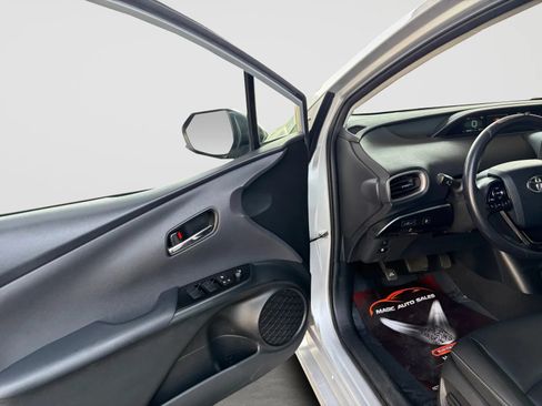 Used 2022 Toyota Prius Prime XLE FWD image 9