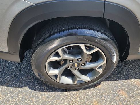 Used 2024 Chevrolet Trax LT w/ Driver Confidence Package FWD image 13