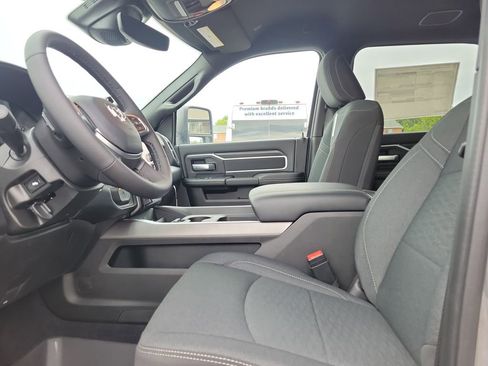 New 2026 RAM 3500 Big Horn AWD/4WD image 17