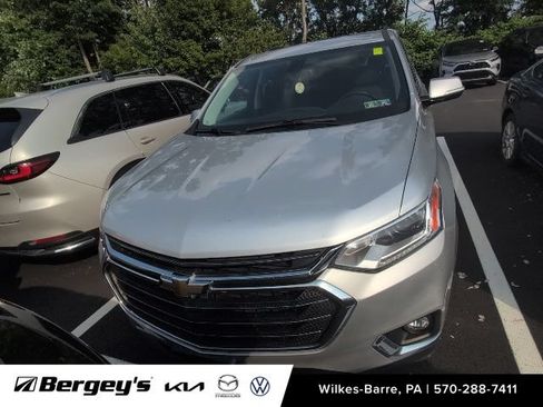 Used 2019 Chevrolet Traverse LT w/ LT Premium Package AWD/4WD image 8