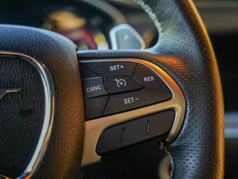 Used 2017 Dodge Challenger SRT Hellcat image 38