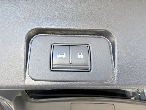 Used 2021 Nissan Rogue SV w/ Premium Package image 32