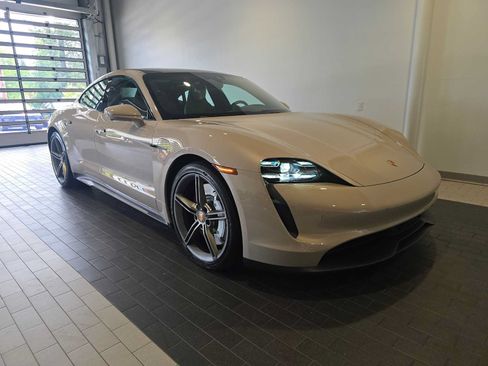 Used 2024 Porsche Taycan 4S AWD/4WD image 9