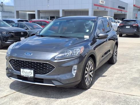 Used 2020 Ford Escape Titanium FWD image 5