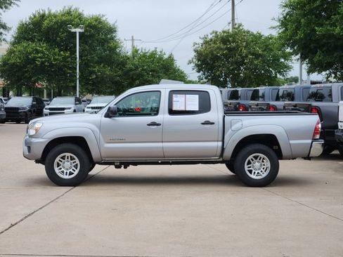 Used 2015 Toyota Tacoma 4x4 Double Cab w/ SR5 Package image 4