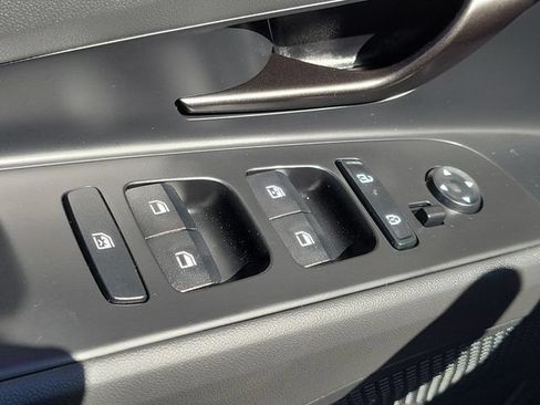 New 2026 Hyundai Elantra Sport FWD image 17
