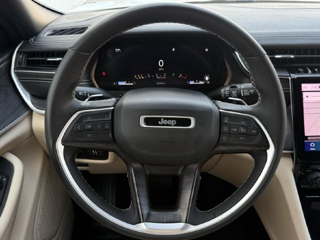 Used 2024 Jeep Grand Cherokee Limited AWD/4WD image 13