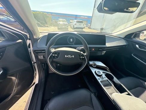 Certified 2024 Kia EV6 Light RWD image 9