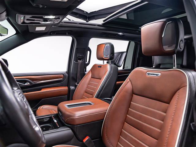 Used 2023 GMC Yukon XL Denali Ultimate AWD/4WD image 14