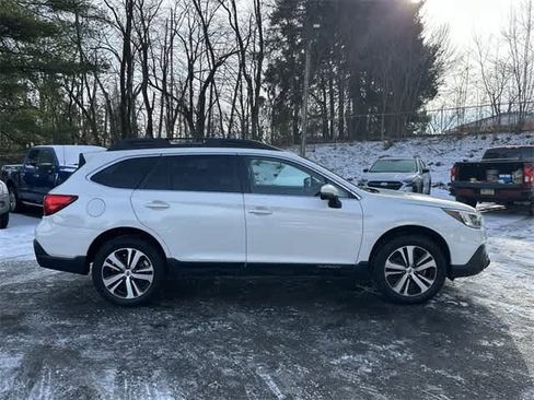 Used 2019 Subaru Outback 2.5i Limited image 3