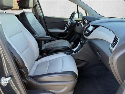 Used 2022 Chevrolet Trax LT w/ Premium Seat Package image 11