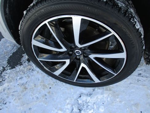 Certified 2023 Volvo XC90 B6 Plus w/ Protection Package Premier image 9