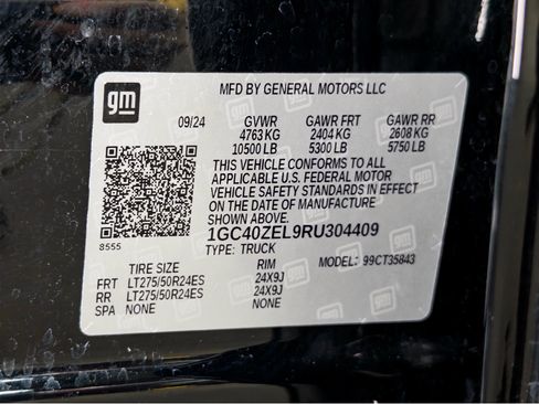 Used 2024 Chevrolet Silverado EV RST AWD/4WD image 29