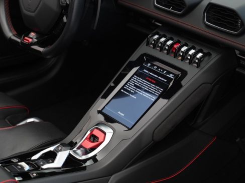 Used 2021 Lamborghini Huracan EVO RWD image 31