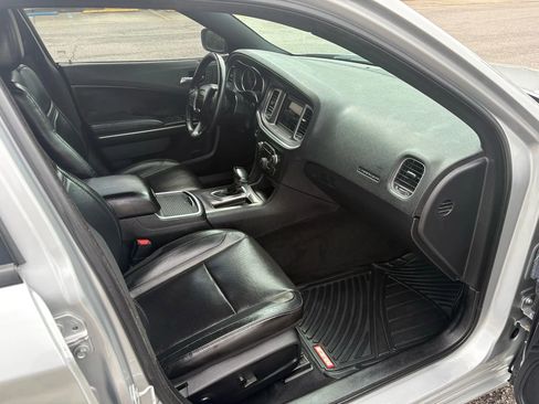Used 2021 Dodge Charger SXT w/ Leather Interior Group image 9