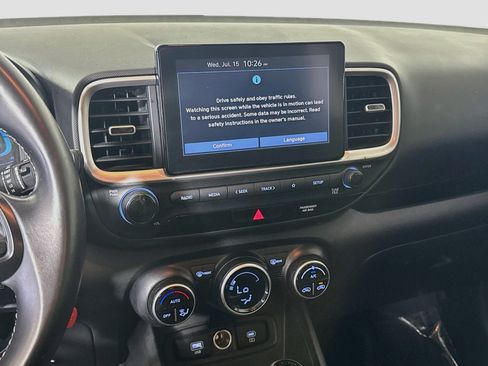 Used 2023 Hyundai Venue SEL FWD image 18