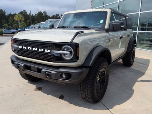 Used 2025 Ford Bronco Badlands AWD/4WD image 8