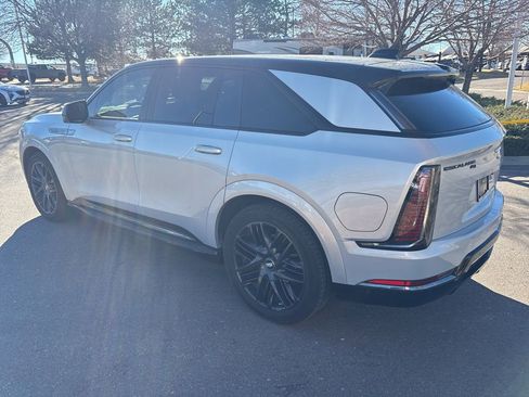 Used 2025 Cadillac Escalade IQ Sport 2 w/ LPO, ONYX Package image 3