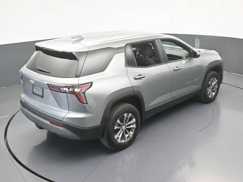 Used 2026 Chevrolet Equinox LT FWD image 48
