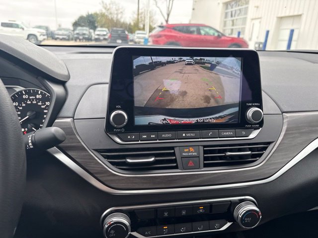 Used 2026 Nissan Altima 2.5 SV FWD image 15