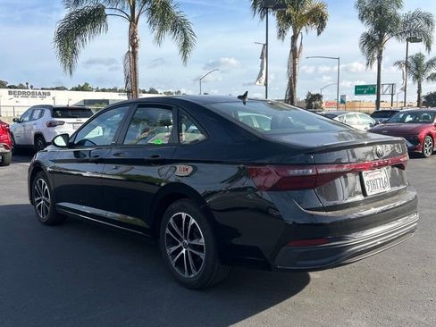Used 2025 Volkswagen Jetta Sport FWD image 4
