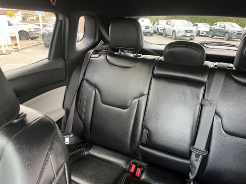 Used 2025 Jeep Compass Limited AWD/4WD image 40